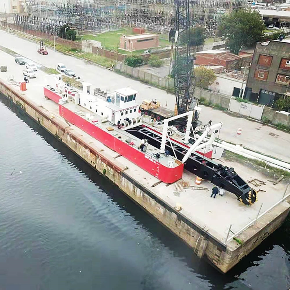 阿根廷太陽橋公司挖泥船安裝現(xiàn)場